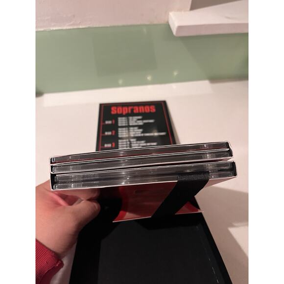 The Sopranos - The Complete First Season (DVD, 2000, 4-Disc Set, DVD Collection) - Picture 6 of 6